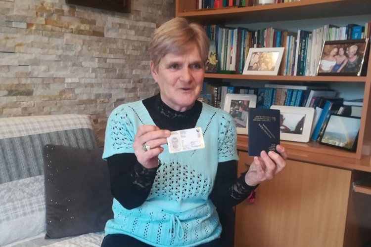 DOBOJ: Ruskinja nakon decenije borbe dobila ličnu kartu