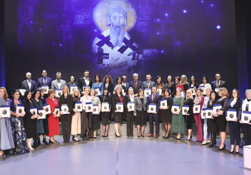 POVODOM DODJELE SVETOSAVSKE NAGRADE: Prosvjetni radnici doprinose jačanju obrazovnog sistema u Srpskoj