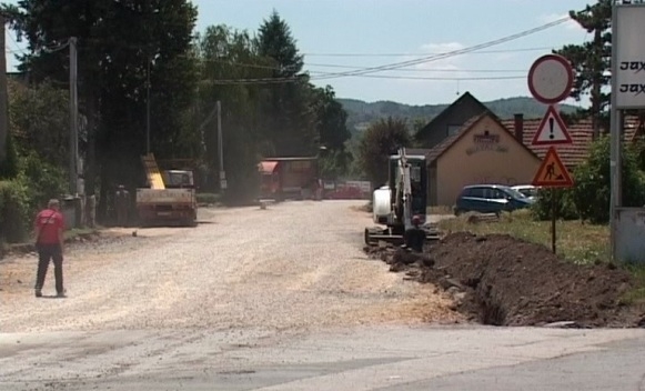 DOBOJ: Počela rekonstrukcija ulice Nikole Tesle (VIDEO)
