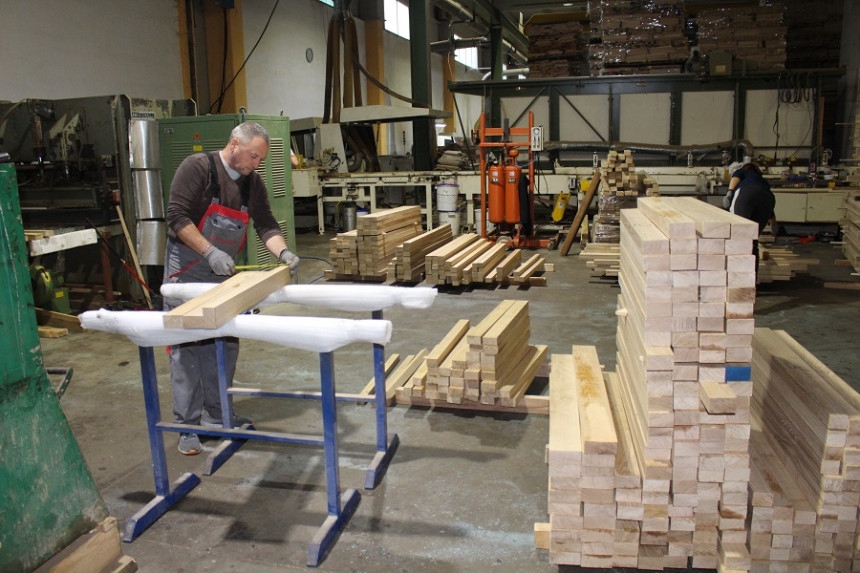 "Vlada RS da objavi u Službenom glasniku konkretne ekonomske mjere za pomoć privrednicima"