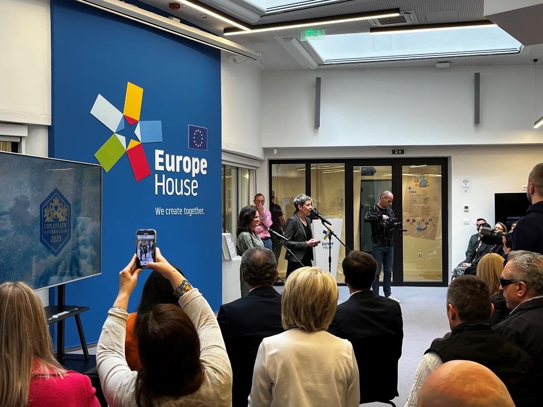 Diplomatski zimski bazar 2023 prikupio 270.000 KM za djecu i mlade u BiH