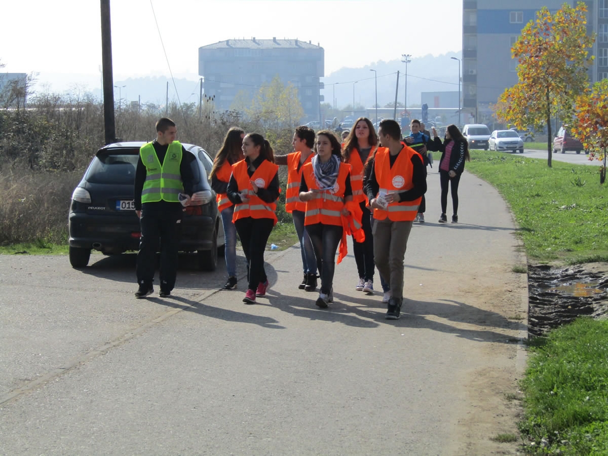 DOBOJ: Održana preventivna kampanja za ponašanje i bezbjednost pješaka u saobraćaju (VIDEO)