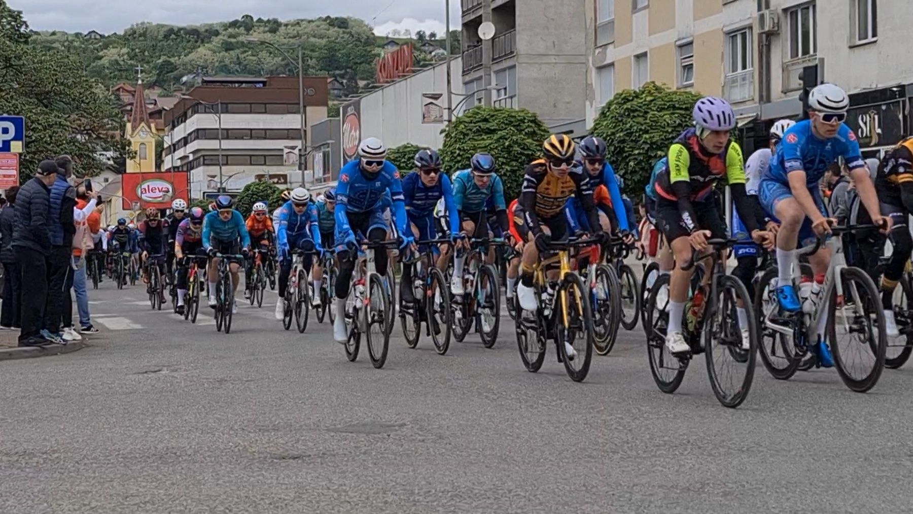 DOBOJ: Krenula četvrta etapa biciklističke trke od Doboja do Banjaluke (VIDEO)