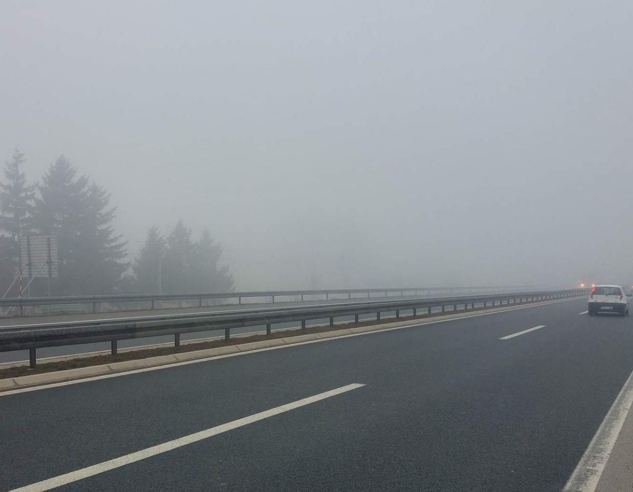 PUTEVI: U kotlinama i uz rijeke magla smanjuje vidljivost