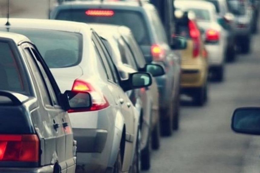 Mitrovićevo ministarstvo se obračunava sa Agencijom preko medija