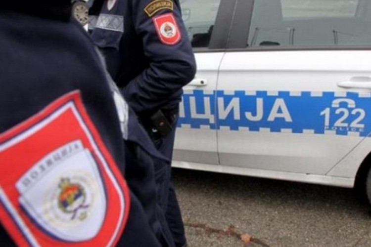 DOBOJ: Bivšu ljubavnicu presreo na putu, prijetio joj, pa oteo telefon