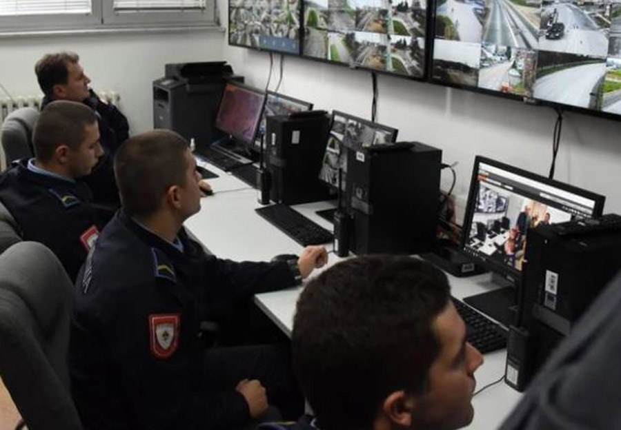 SNIMILE GA KAMERE Autobus koji je prevozio djecu isključen iz saobraćaja zbog OVOG PREKŠAJA