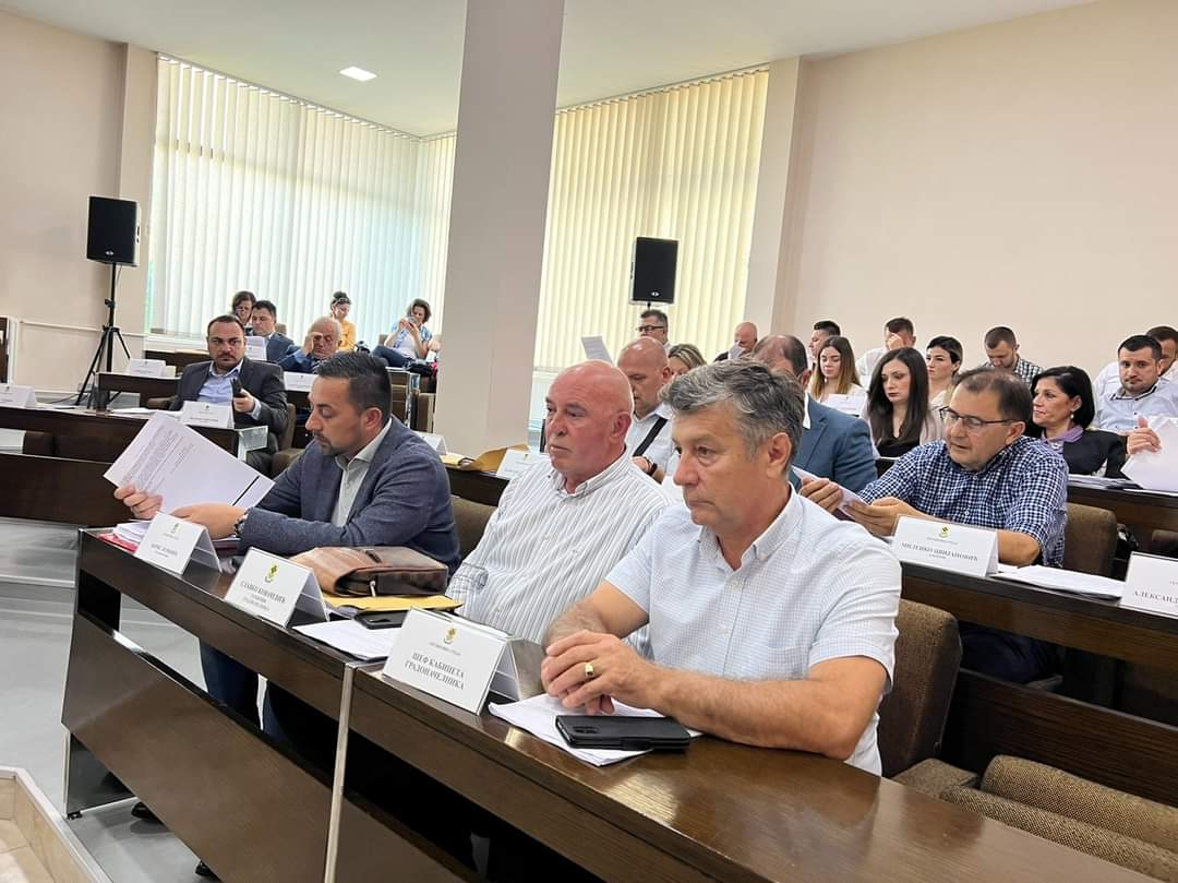 DOBOJ: Usvojen rebalans budžeta, Dodiku plaketa