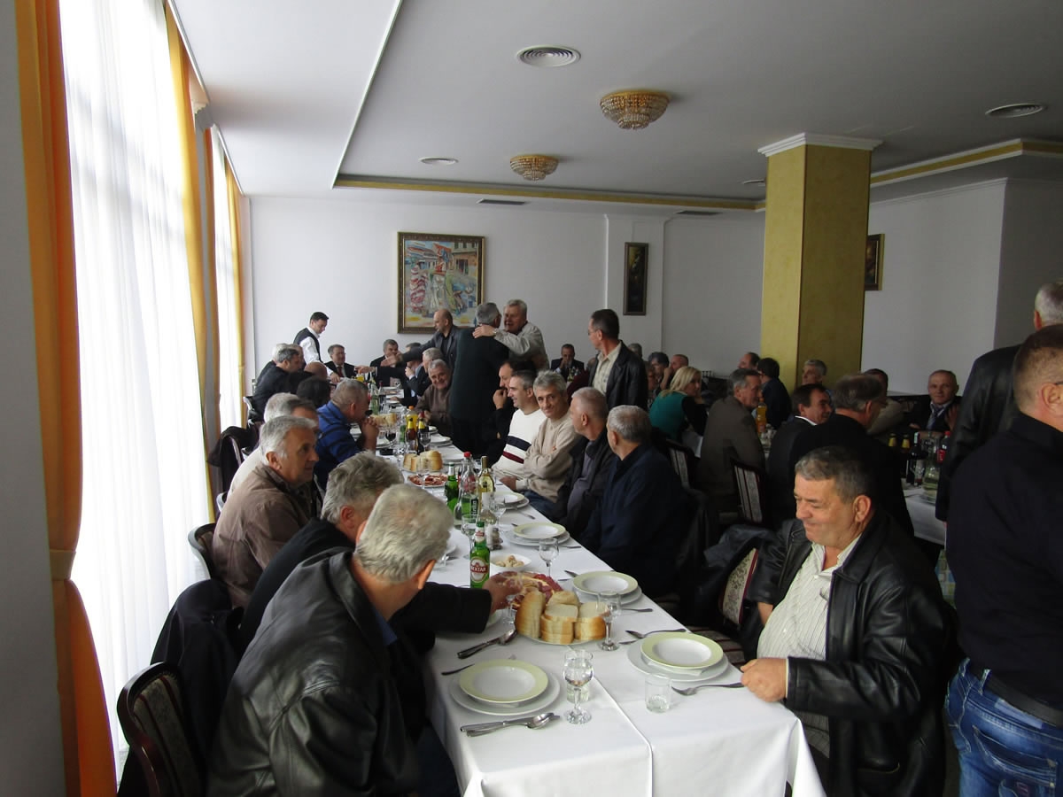 DOBOJ: Svečani ispraćaj za 48 penzionera (FOTO)