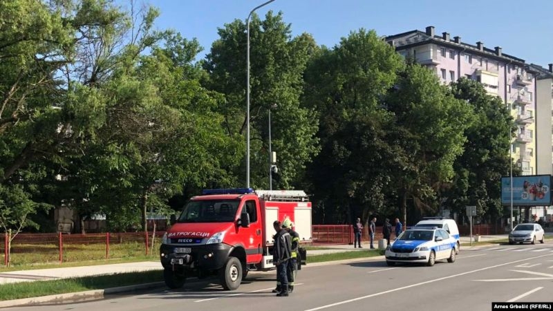 DOBOJ: Lažne dojave o postavljenim bombama u 132 objekta