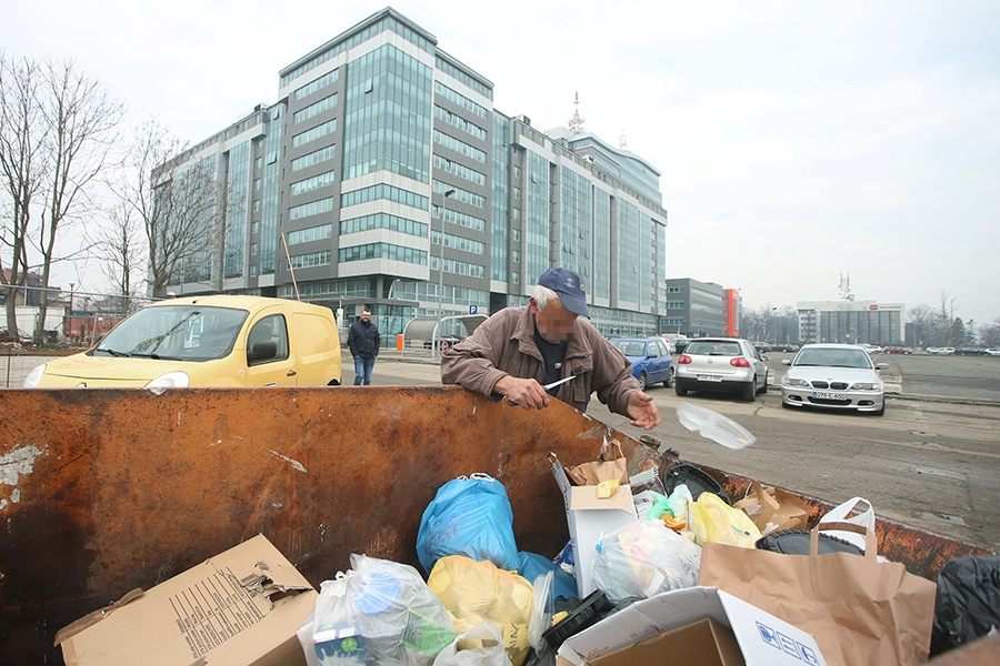 DEMOKRATIJA UMRLA OD GLADI Političari milioneri, a sirotinja nema snage da se buni
