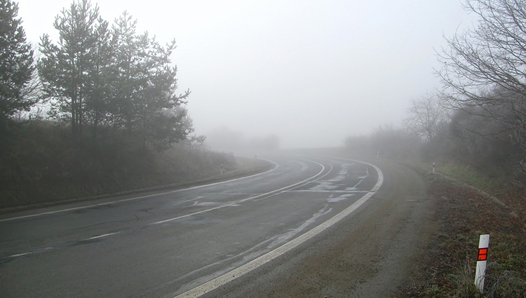 PUTEVI: Magla u kotlinama i duž rijeka, kolovozi mjestimično vlažni