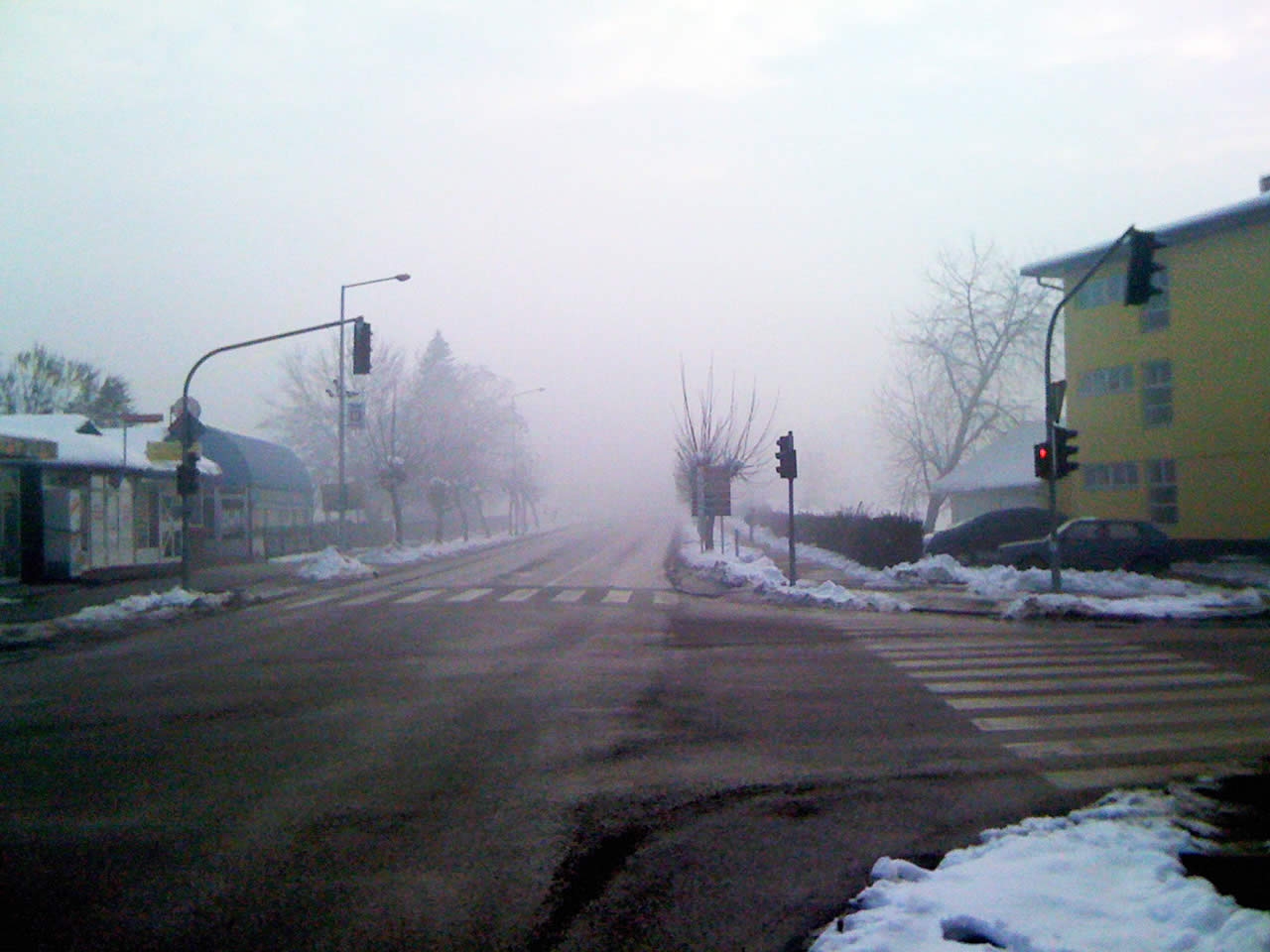 PUTEVI: Ledena kiša stvorila probleme vozačima