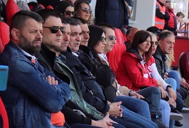 BAHATI PRIMITIVCI IZ DOBOJA NE ZAUSTAVLJAJU SE NI PRED ČIM: Vladaju s kupljenim diplomama i pokazuju aroganciju prema građanima