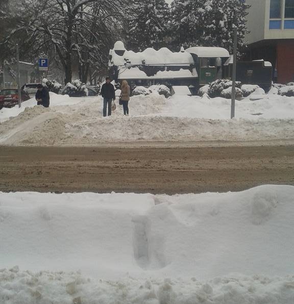 OKOM KAMERE: Prelazak pješačkim prsnim stilom (VIDEO)