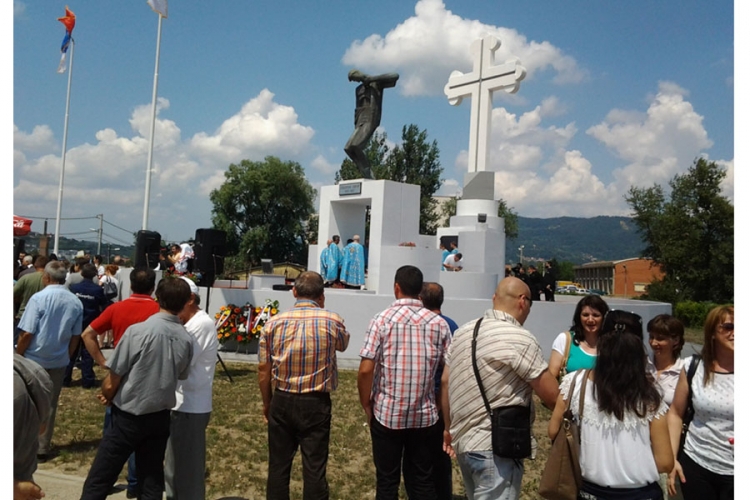 DOBOJ: Petrović ne zna otkud njegovo ime na spomeniku žrtvama Dobojskog logora