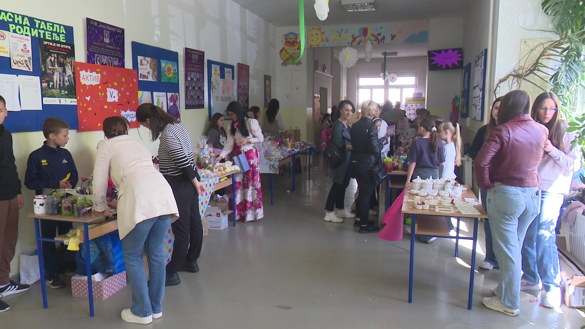 DOBOJ: Sajam učeničkih radova u Osnovnoj školi „Dositej Obradović” (VIDEO)