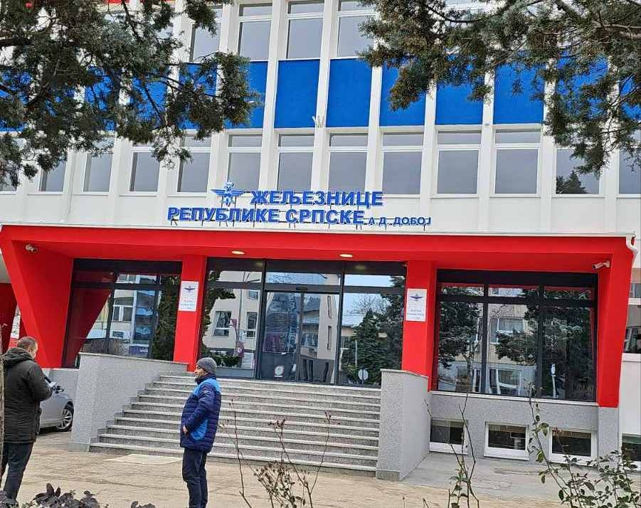 DOBOJ: Radnici „Željeznica“ stupaju u generalni štrajk