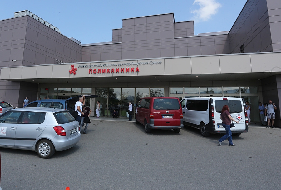 DOBOJ: Muškarac povrijeđen u sječi šume priključen na aparate za disanje