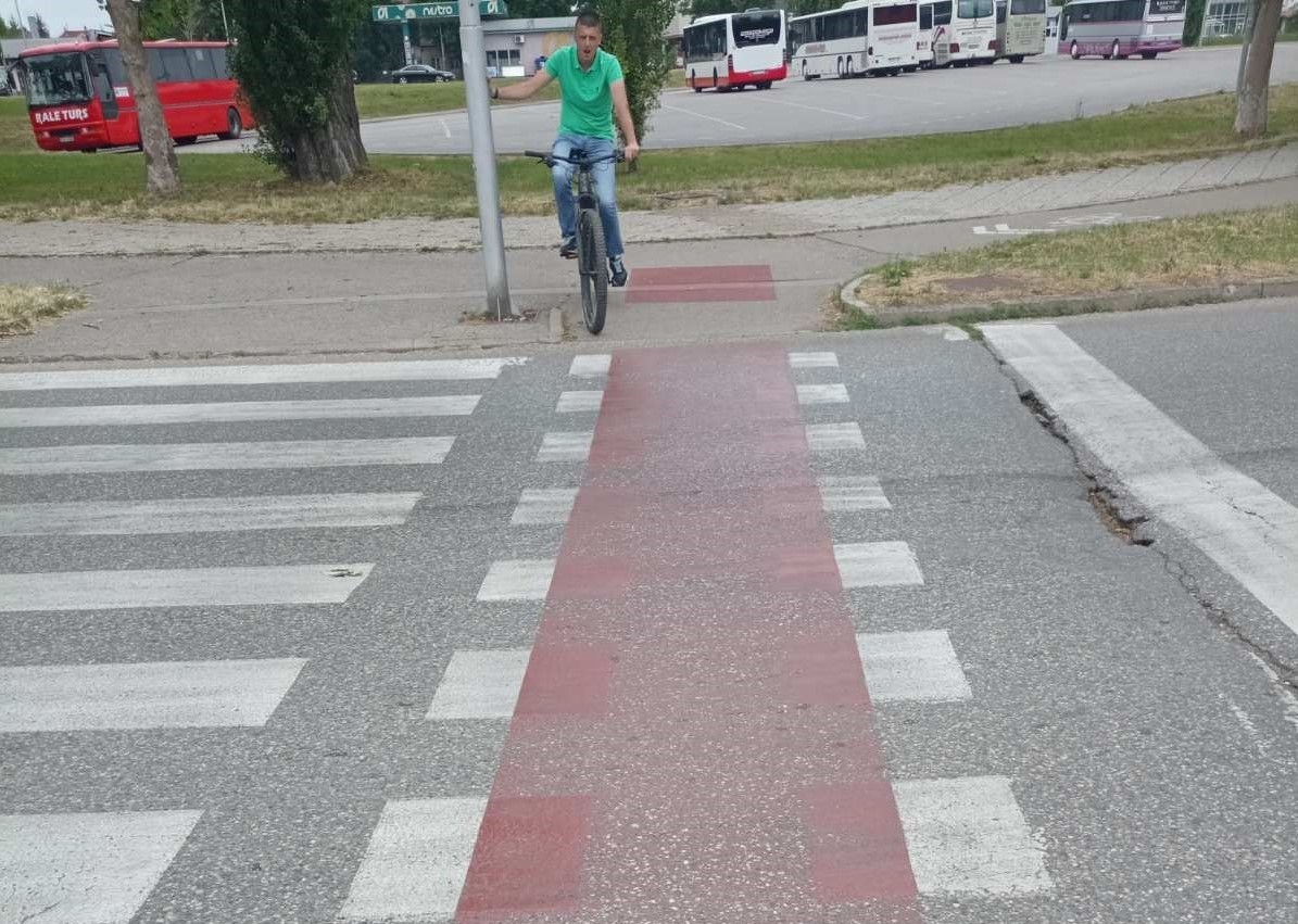 Penali zbog loše iscrtane saobraćajne signalizcije. A u Doboju?