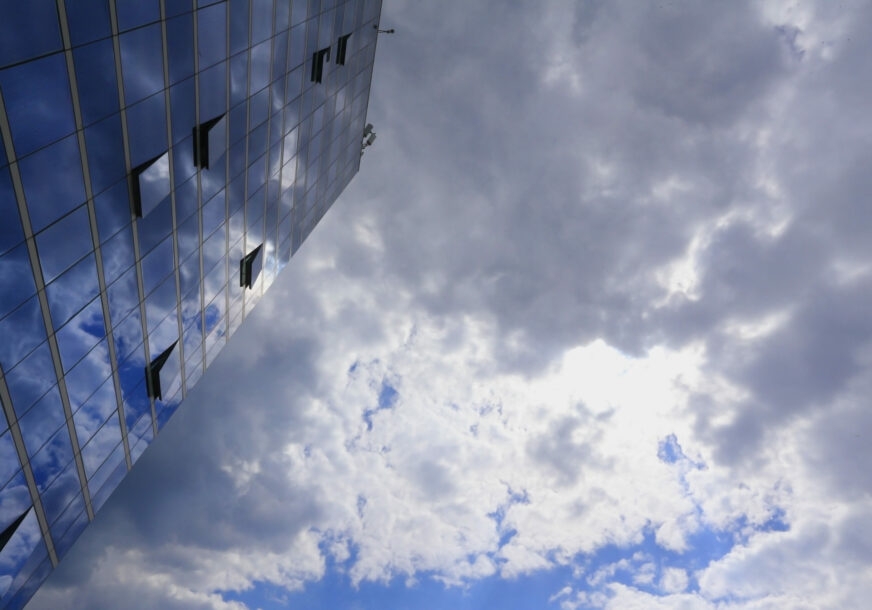 VRIJEME: Danas sunčano i toplo, poslijepodne ponegdje kiša