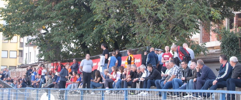 REGIONALNA FUDBALGKA LIGA-CENTAR: Lider na koljenima