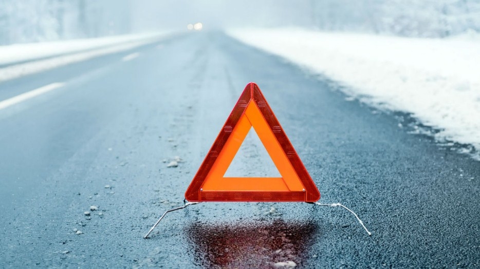 PUTEVI: Sutni pravci prohodni, poledica usporava saobraćaj