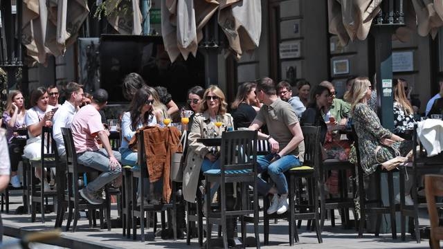 Otvaranja ugostiteljskih objekata neće biti, evo šta (ni)je dogovoreno na sastanku u Vladi