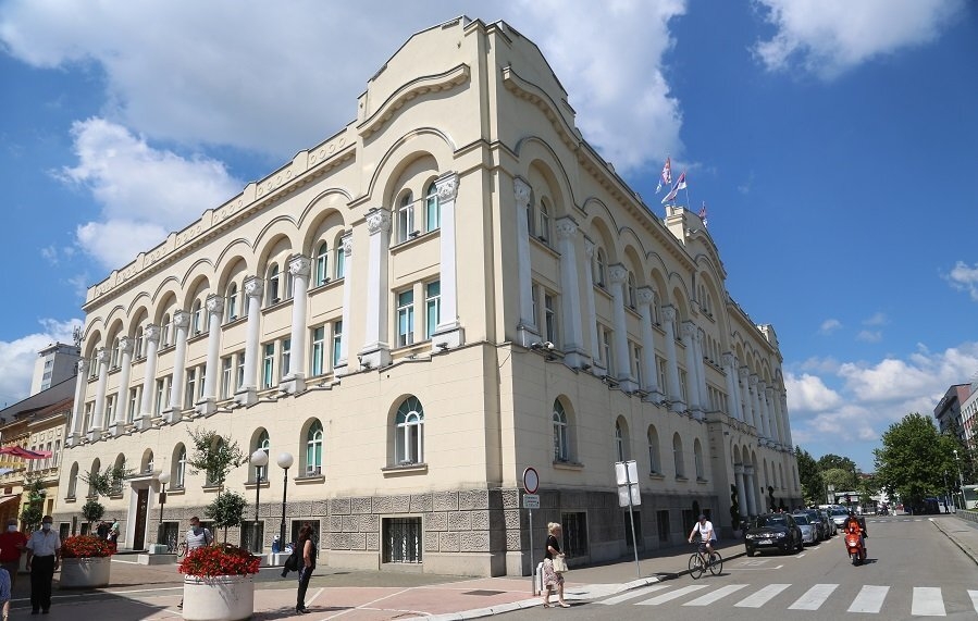 ŠIROKOBRIJEŠKI ĐACI Kako je skoro 30 radnika Gradske uprave u dva dana steklo diplomu u istoj školi