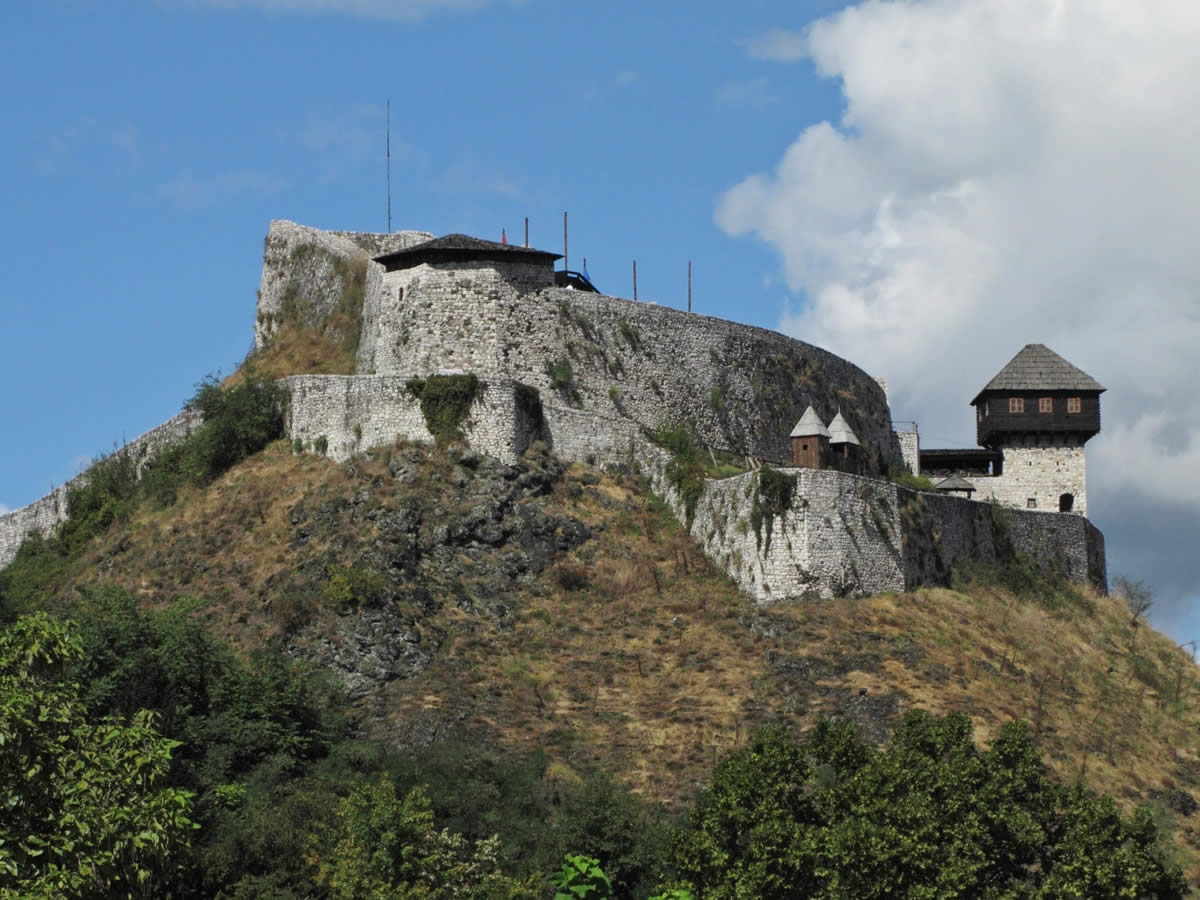 DOBOJ: Simbol grada neiskorišten, Tvrđava i dalje bez sadržaja (VIDEO)