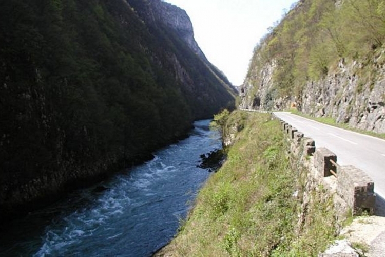 VRIJEME: Danas sunčano, naveče moguća kiša