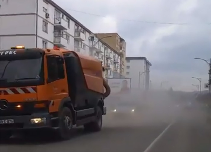 BEZ KOMENTARA: Prljavi, oronuli, smrdljivi grad (VIDEO)