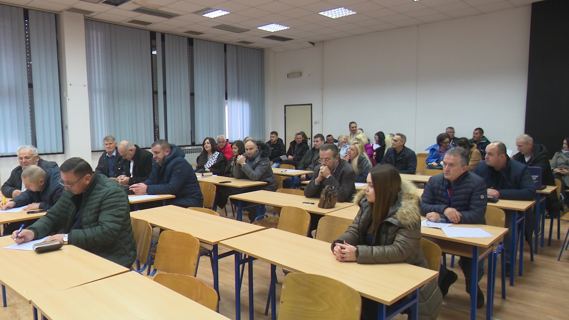 DOBOJSKA JAVNA RASPRAVA O BUDŽETU: Gdje putuje gradonačelnik? Kakvi su rezultati njegovog rada? (VIDEO)