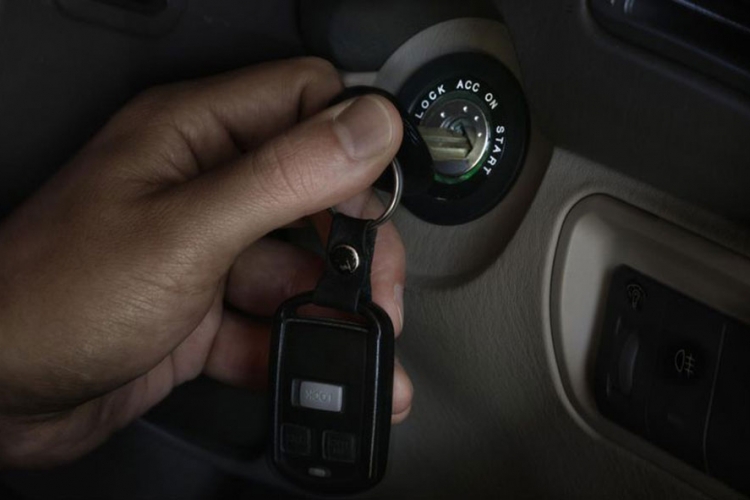 DOBOJ: Poznanici iz kafane ga pretukli i oteli mu auto