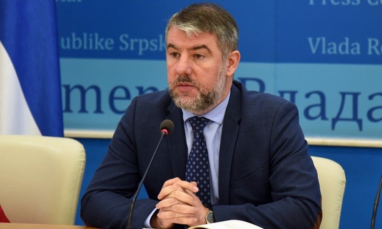 OTVORENO PISMO MINISTRU ŠERANIĆU: “Ne možemo nabaviti lijekove od kojih zavise životi naše djece, pomozite”