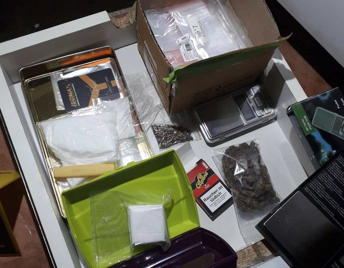 DOBOJ: Pronađena i oduzeta veća količina različite opojne droge, jedno lice lišeno slobode