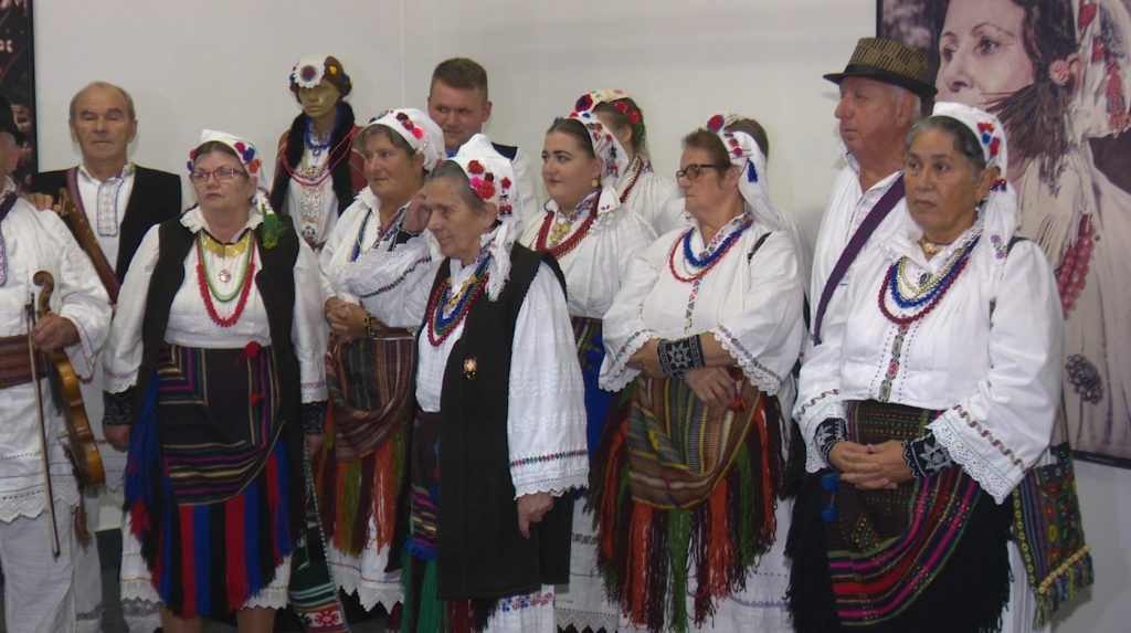 DOBOJ: Otvorena izložba tradicionalne odjeće i nakita Hrvata u okolini Doboja