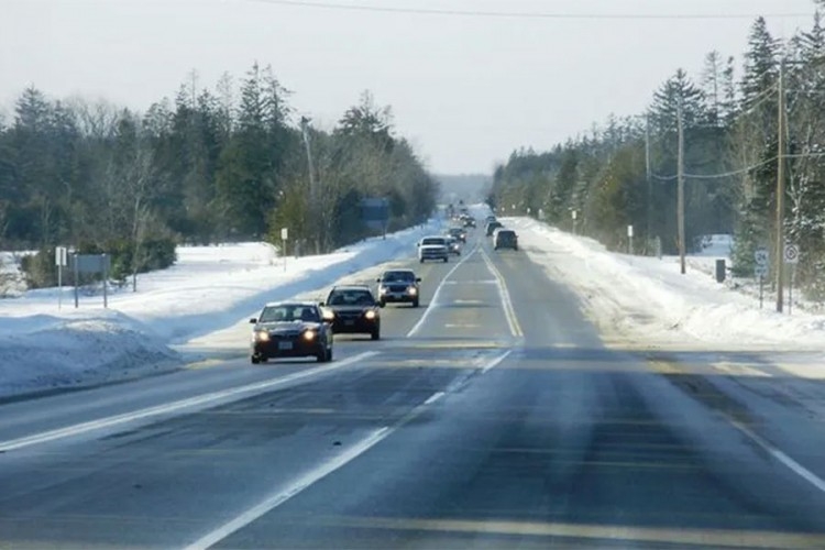 PUTEVI: Pojačan oprez na putevima i obavezna zimska oprema