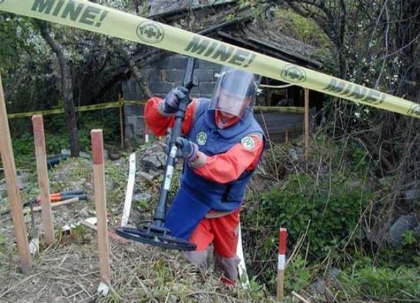 PUTEVI: Obustave saobraćaja zbog deminiranja u Makljenovcu