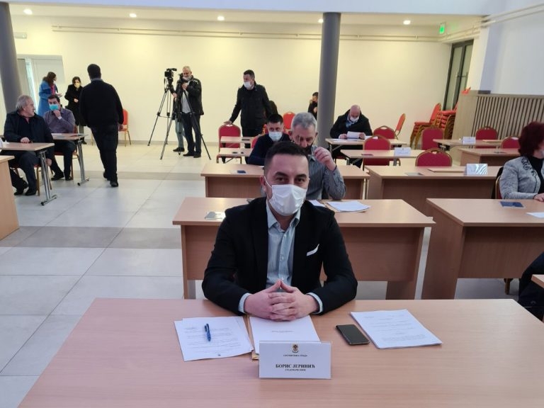 DA NE POVJERUJEŠ! Odbornici kojima je istekao mandat za osam minuta usvojili budžet Doboja