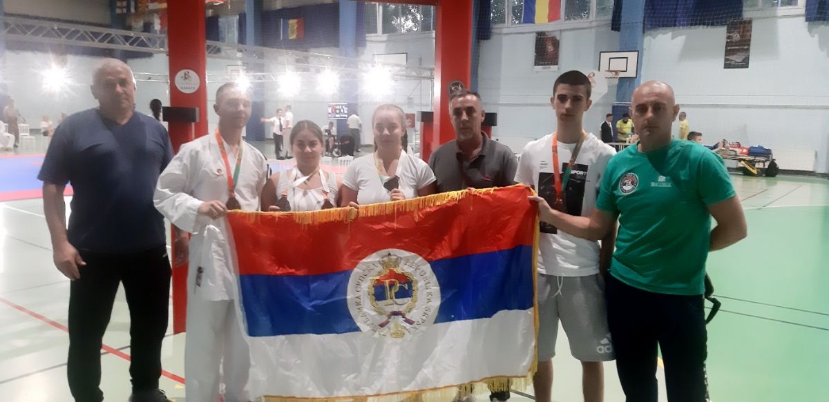 MEĐUNARODNI KARATE TURNIR U TEMIŠVARU Reprezentacija Republike Srpske osvaja pet srebrnih medalja (FOTO)