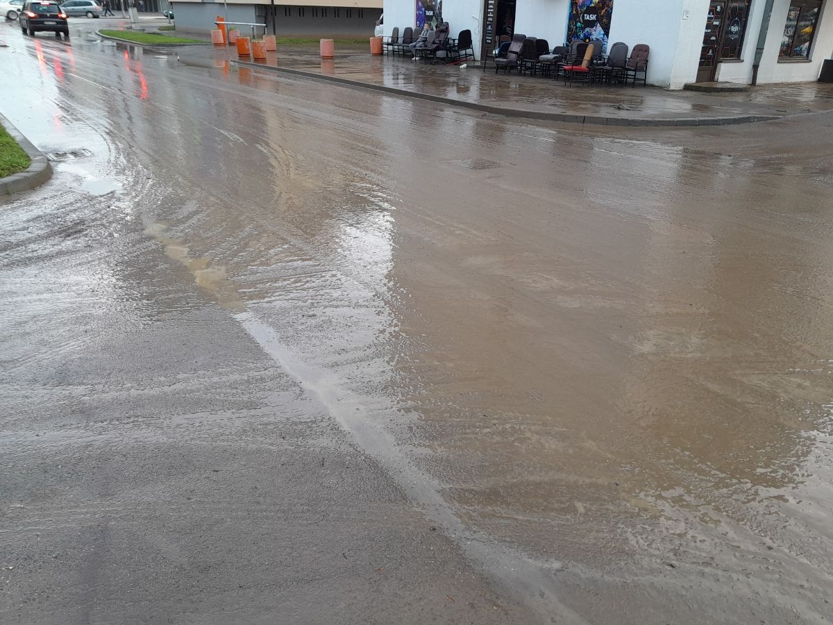 NAKON JOŠ JEDNOG POTOPA ULICE J. BOGDANA: Priznati grešku i uraditi ponovo. (FOTO) (VIDEO)