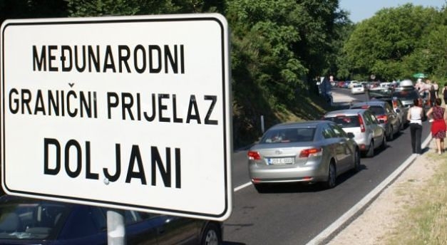 PUTEVI: Povremeno pojačan saobraćaj na graničnim prelazima