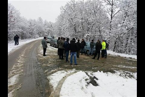 DOBOJ: Mirno protestno okupljanje mještana Vitkovaca i Vrela