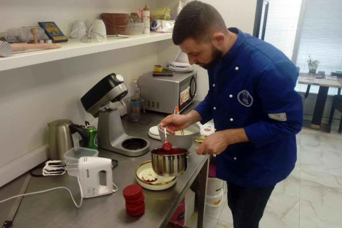 DOBOJ: Kolači Nemanje Petrovića osvajaju nagrade, ali i sugrađane