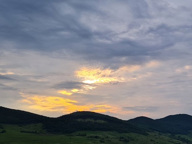 VRIJEME: Promjenljivo uz sunčane periode i povremenu kišu