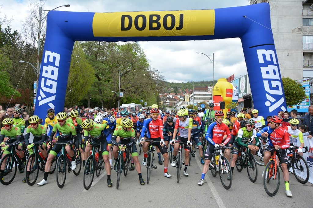 DOBOJ: Start treće etape biciklističke trke "Beograd-Banjaluka"
