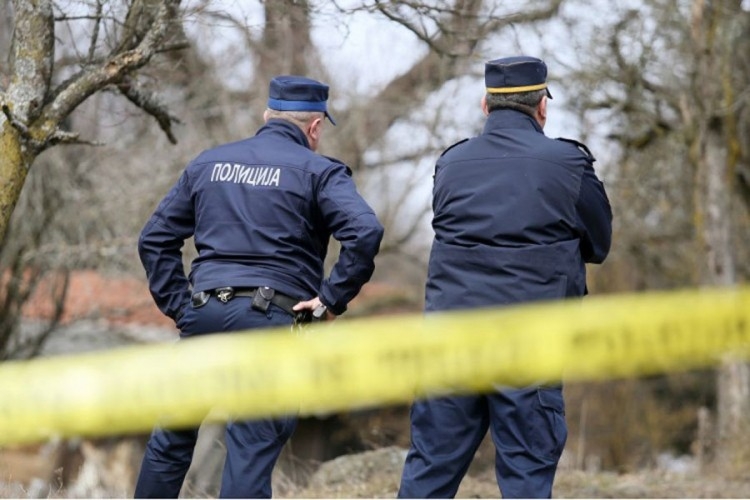 DOBOJ: Pronađena nestala dvogodišnjakinja, iz šikare čuli plač