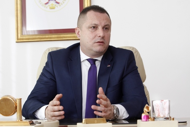 DOBOJ: Plata veća u privredi nego u javnoj upravi!?