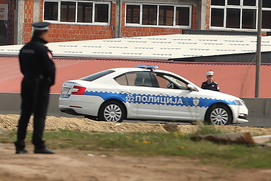 U DOBOJU ZAPLIJENJENA DROGA Policija uočila sumnjivo ponašanje mladih delinkvenata